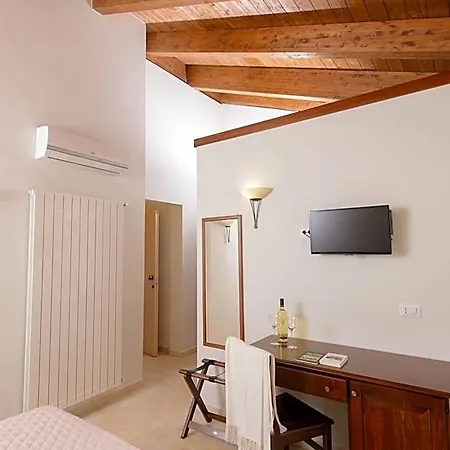 Hotel La Dimora Di Federico 3*